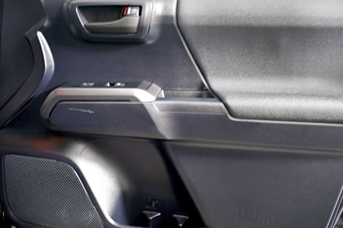 2020-toyota-tacoma-trd-off-road-50
