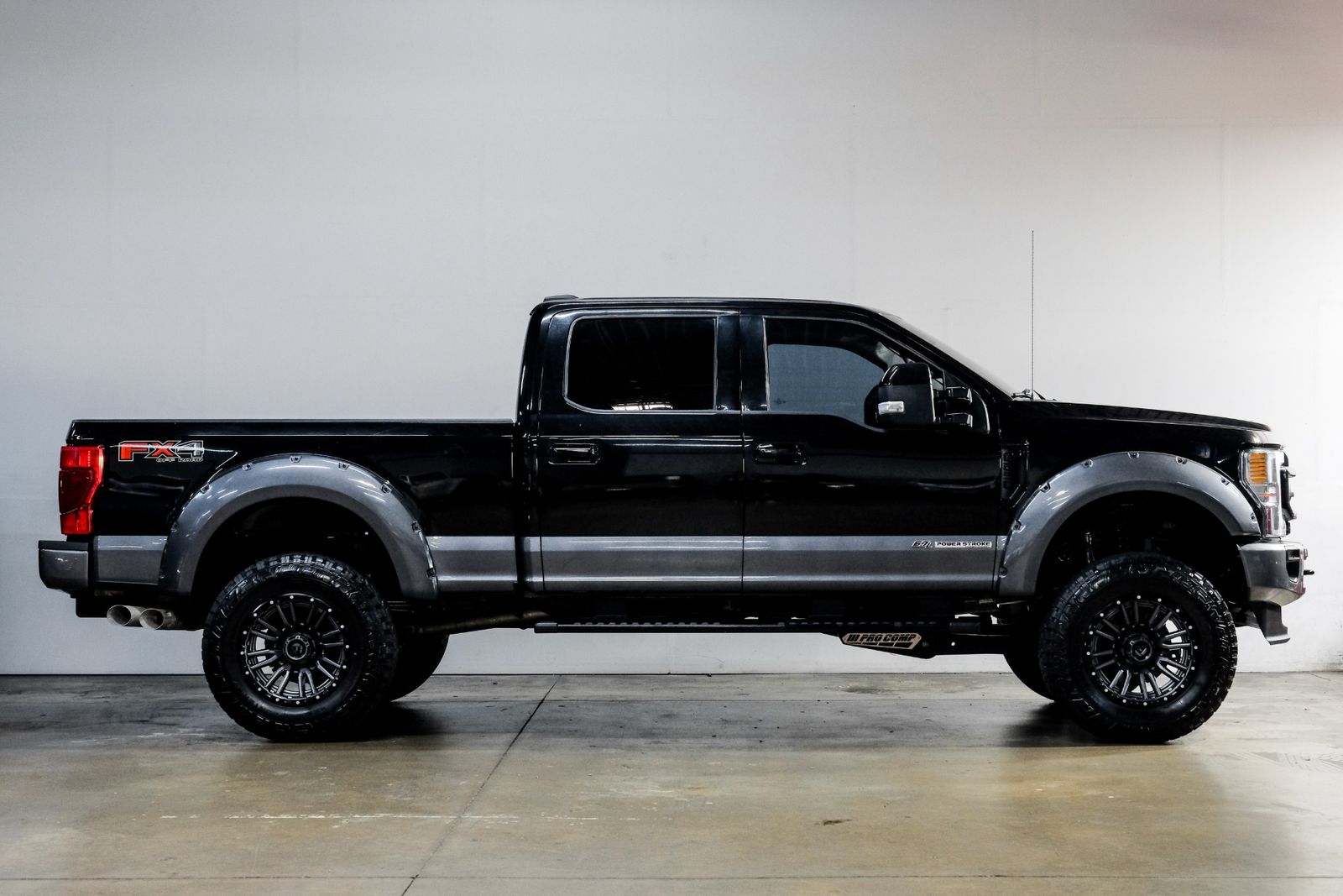 2021-ford-f-250-super-duty-lariat-ultimate-fx4-for-sale-06
