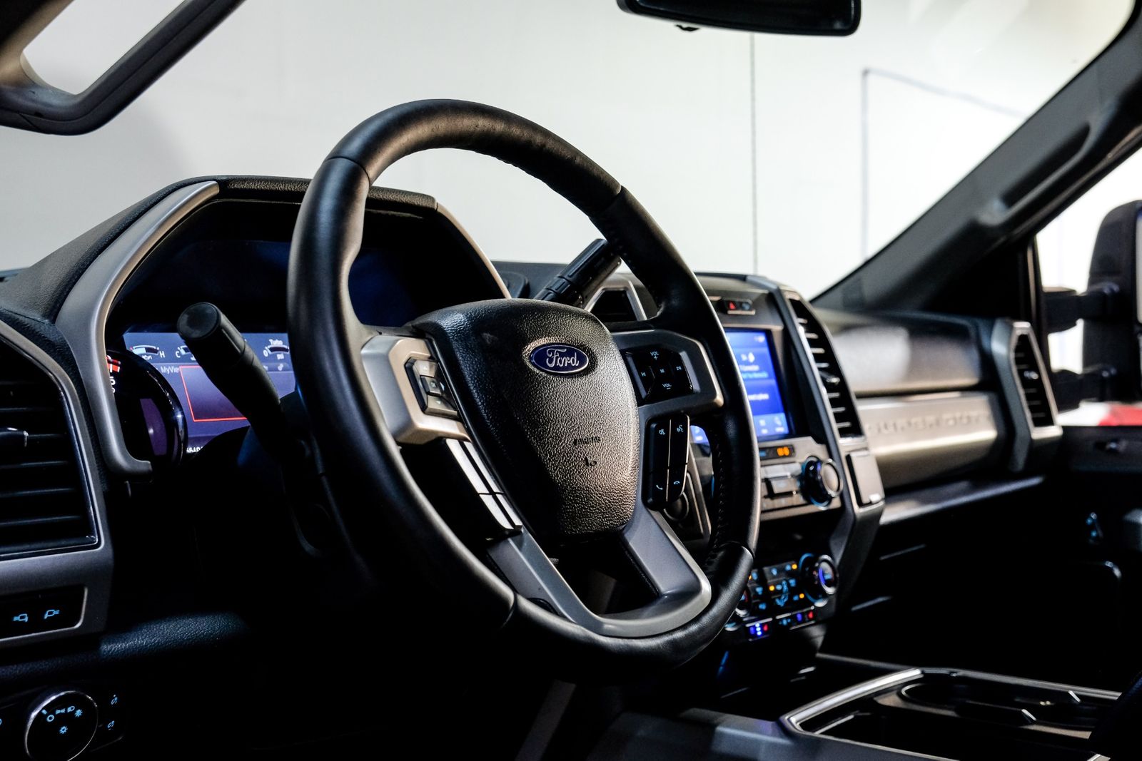2021-ford-f-250-super-duty-lariat-ultimate-fx4-for-sale-14