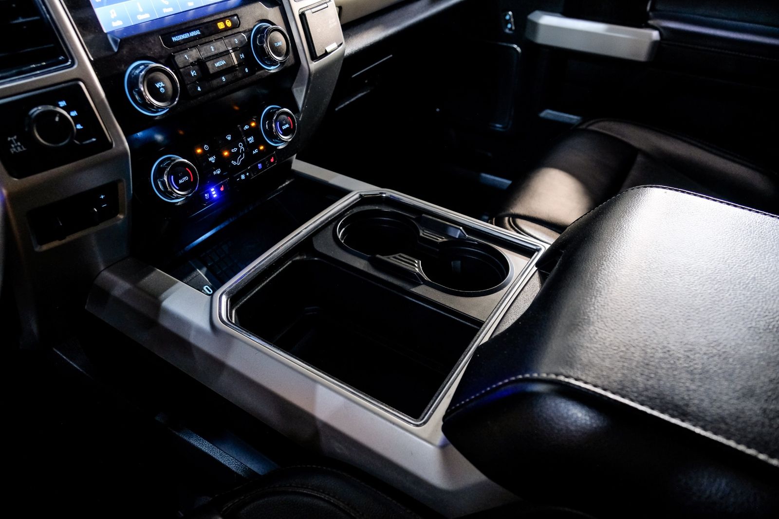 2021-ford-f-250-super-duty-lariat-ultimate-fx4-for-sale-17