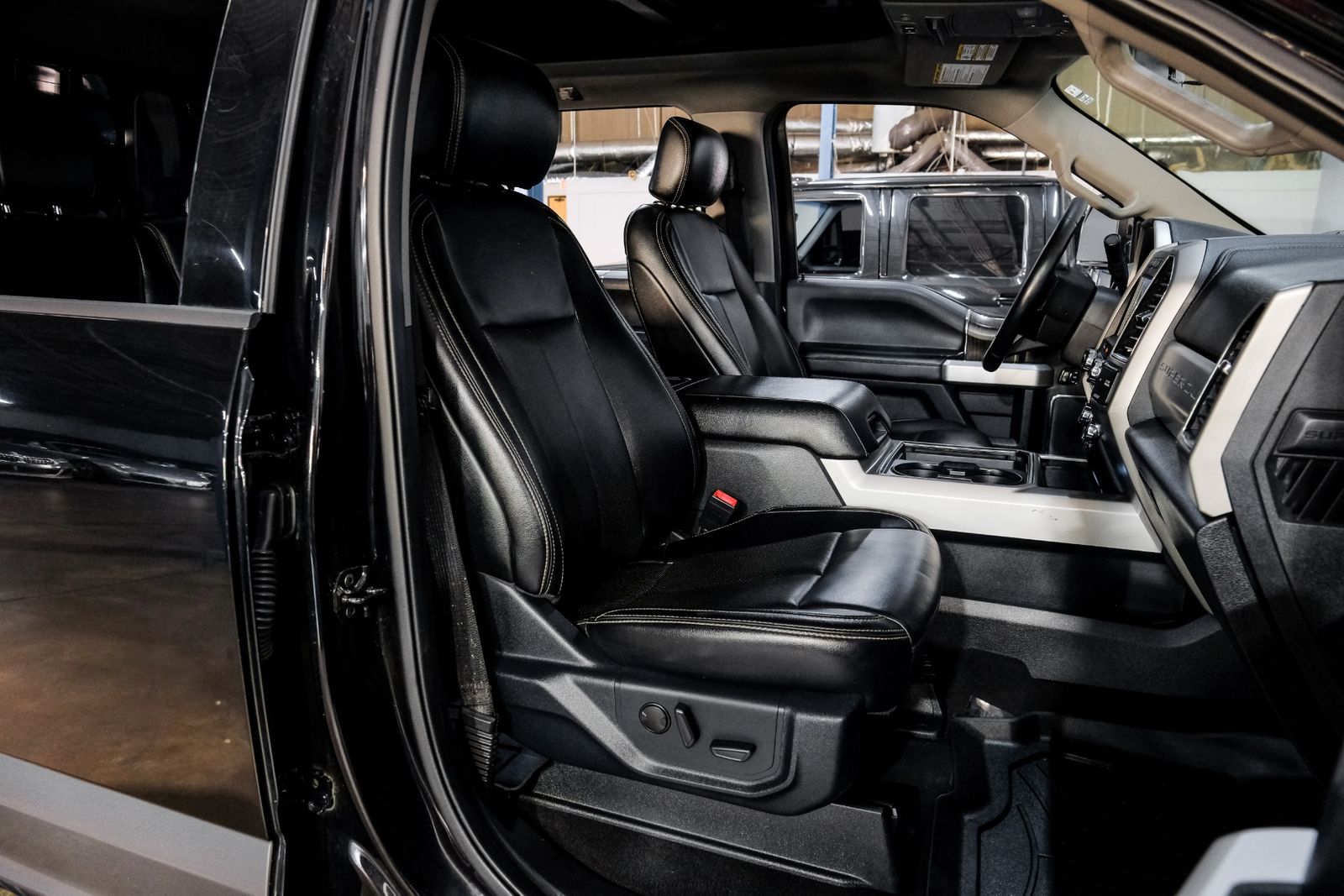 2021-ford-f-250-super-duty-lariat-ultimate-fx4-for-sale-19