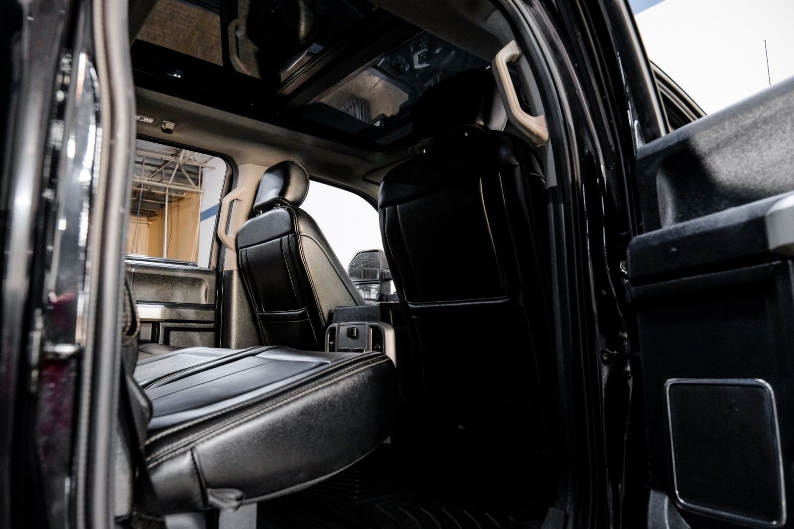 2021-ford-f-250-super-duty-lariat-ultimate-fx4-for-sale-31