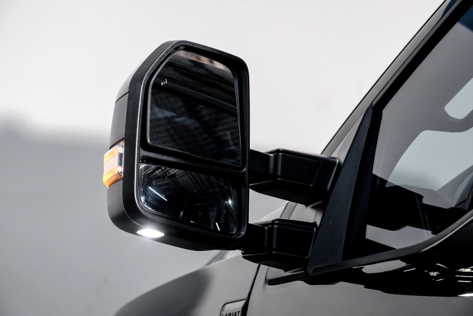 2021-ford-f-250-super-duty-lariat-ultimate-fx4-for-sale-32