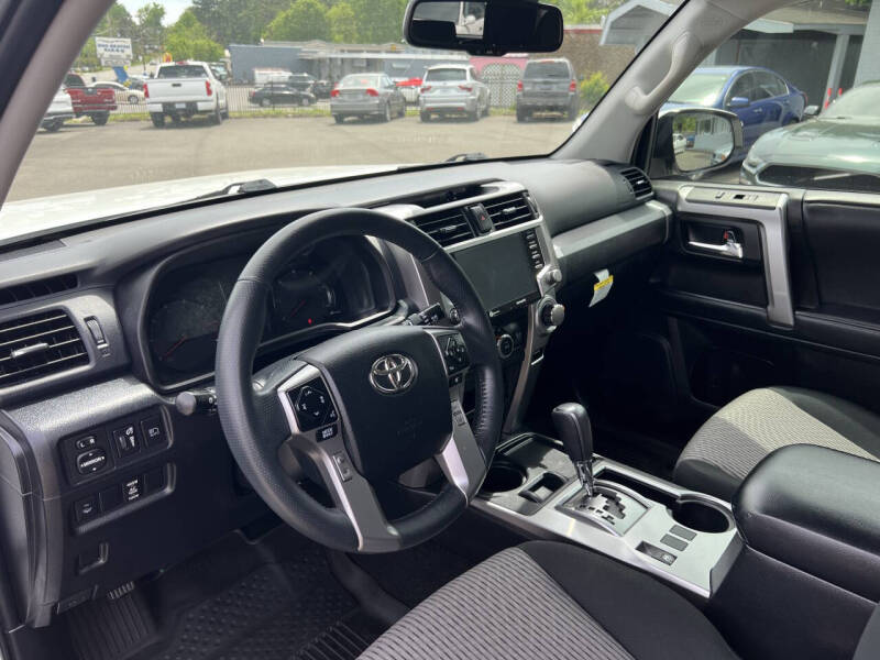 2021-toyota-4runner-sr5-rwd-for-sale-08