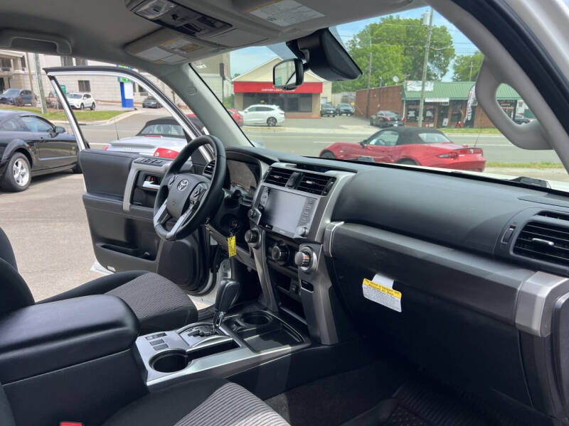 2021-toyota-4runner-sr5-rwd-for-sale-21