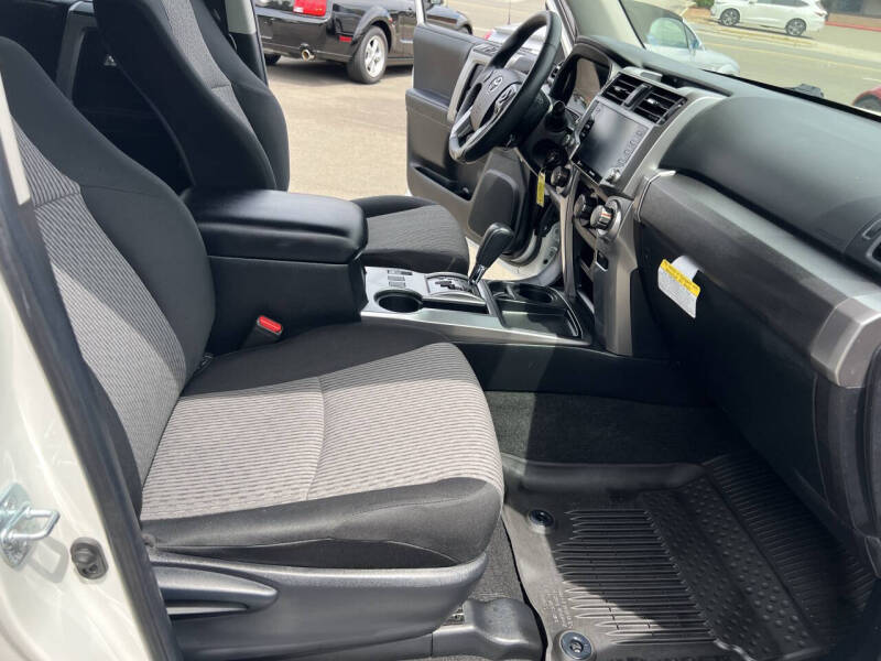 2021-toyota-4runner-sr5-rwd-for-sale-22