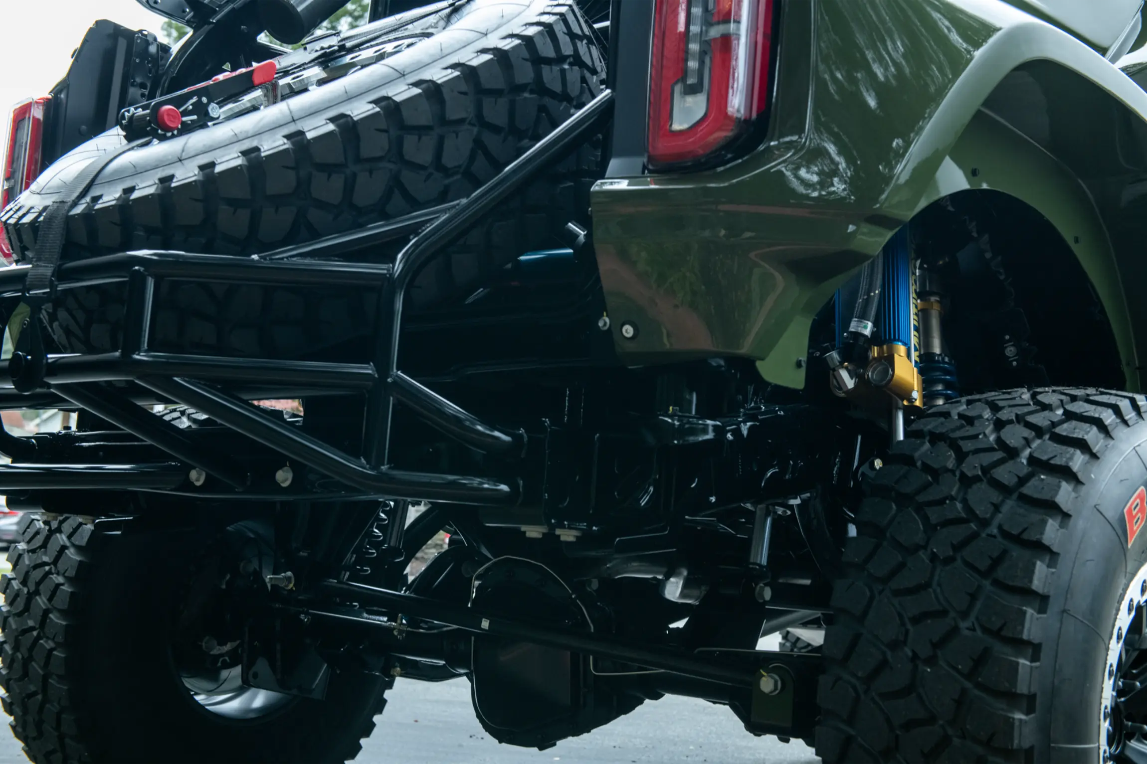 2023-ford-bronco-dr-26_53546679942_o