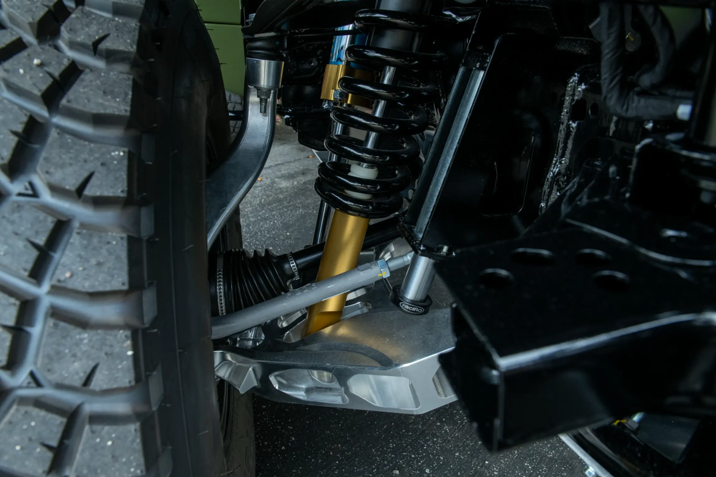 2023-ford-bronco-dr-30_53547552456_o