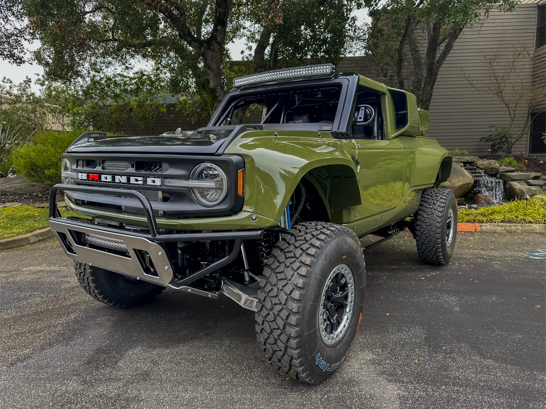 2023-ford-bronco-dr-49_53547552306_o