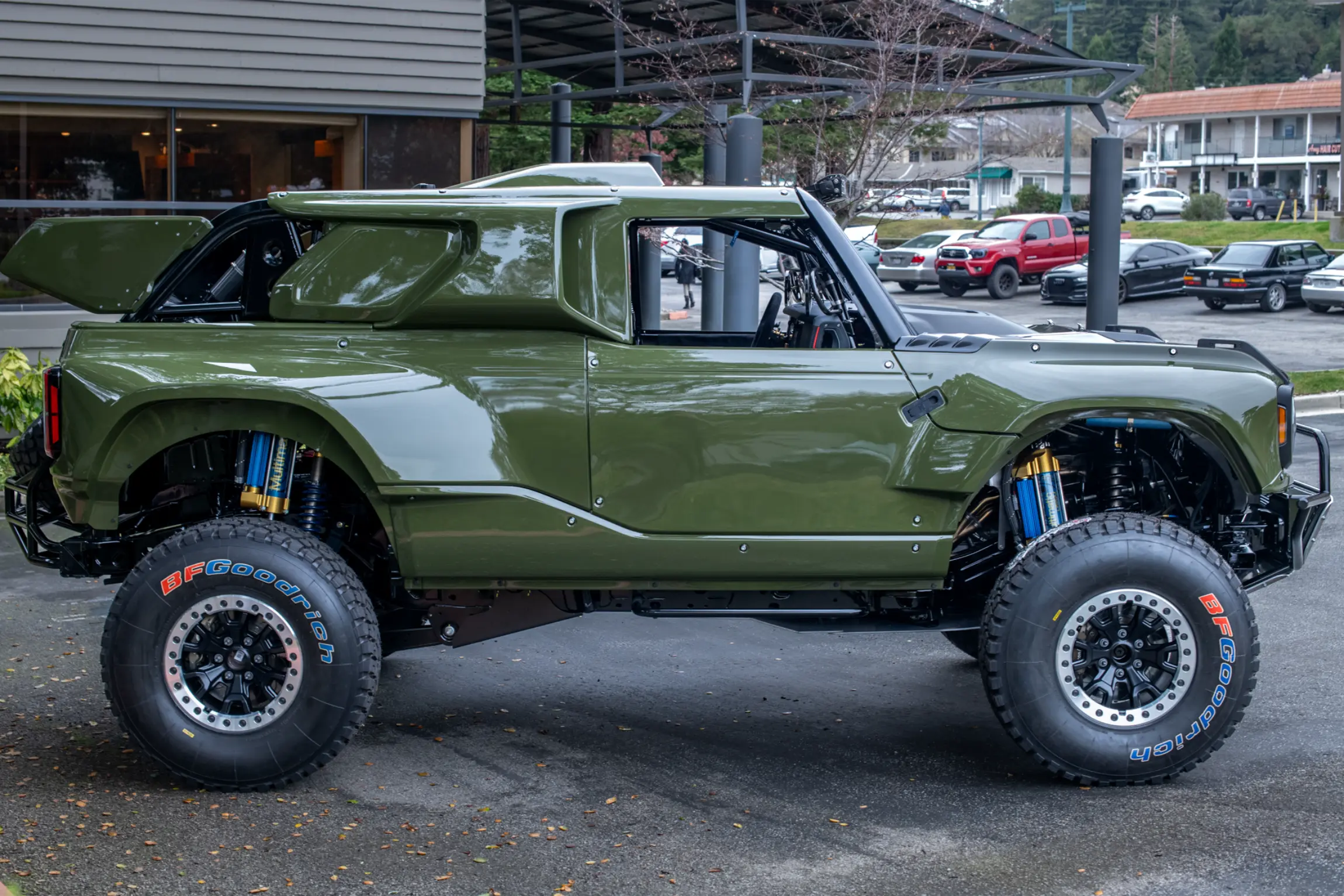 2023-ford-bronco-dr-5_53547552606_o