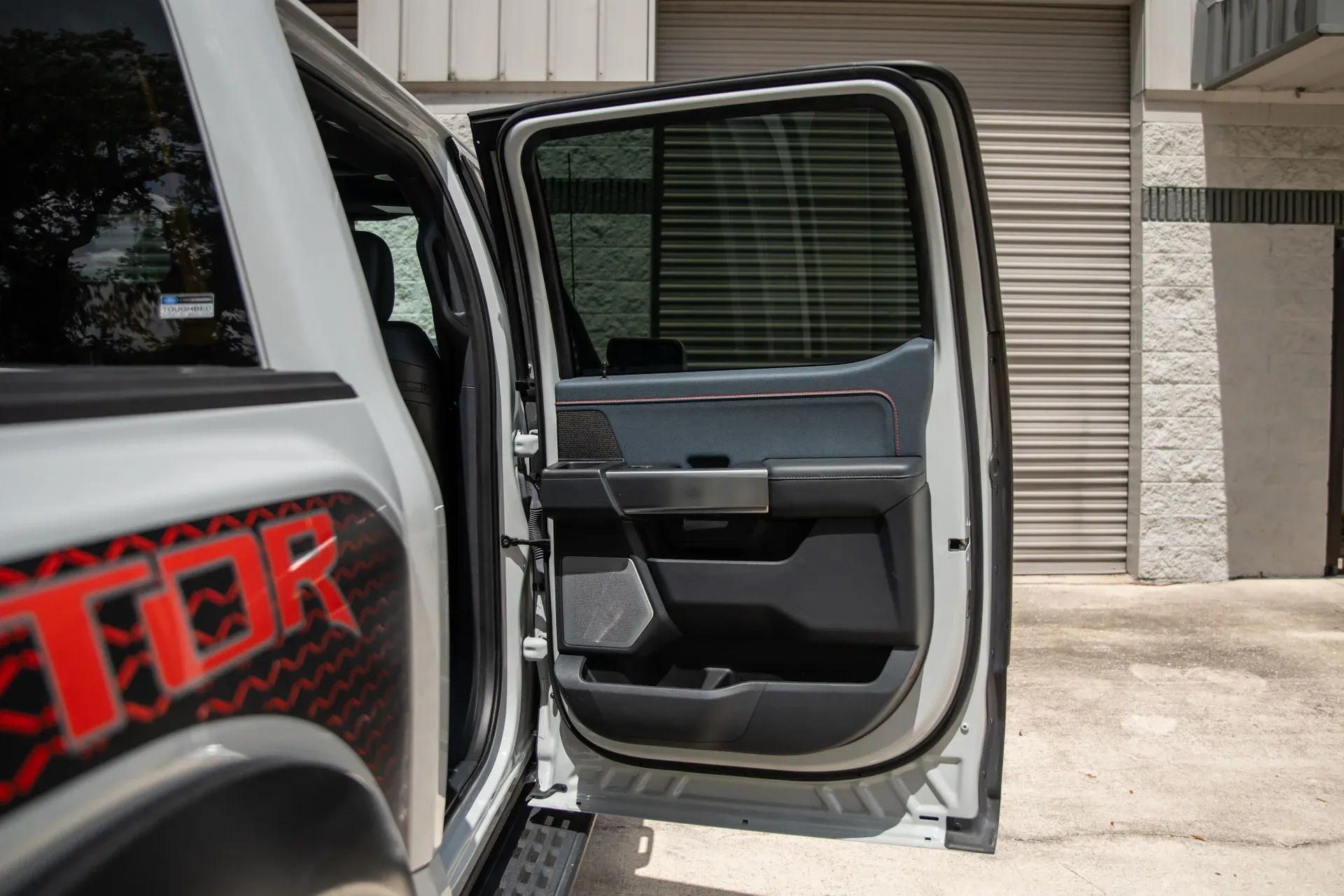 2023-ford-f-150-raptor (33)