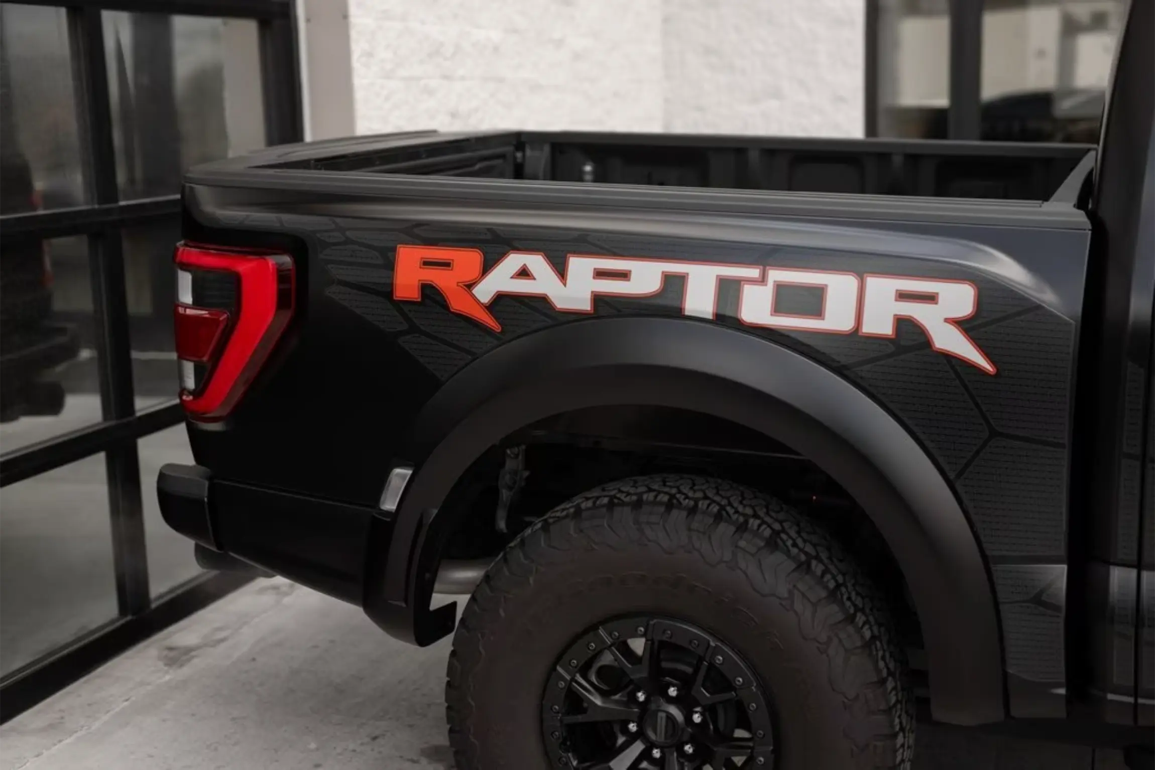 2023-ford-f-150-raptor-r-south-jordan-ut-4