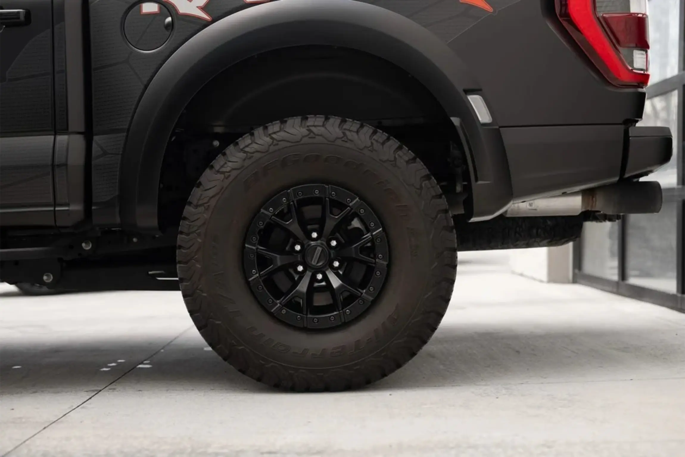 2023-ford-f-150-raptor-r-south-jordan-ut-7