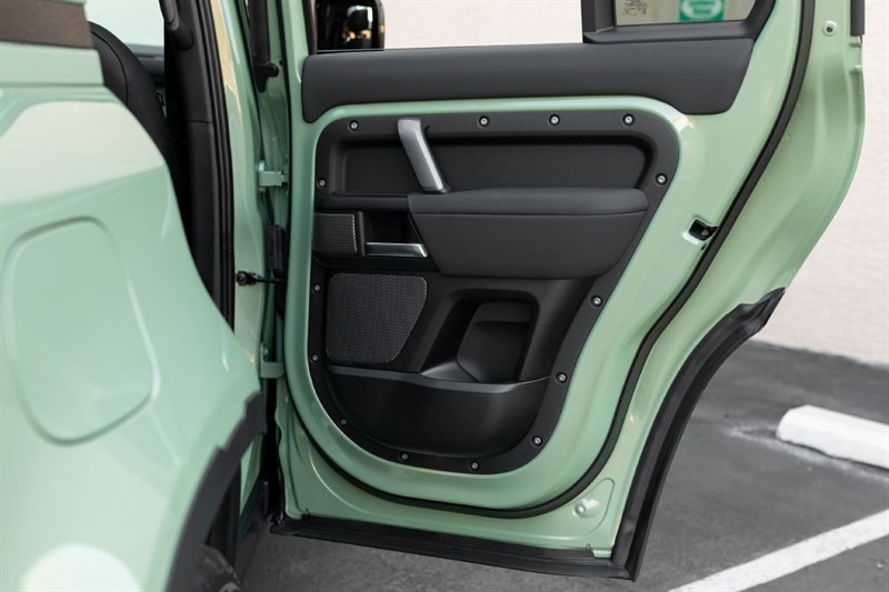2023-land-rover-defender-110-75-limited-edition-for-sale-45