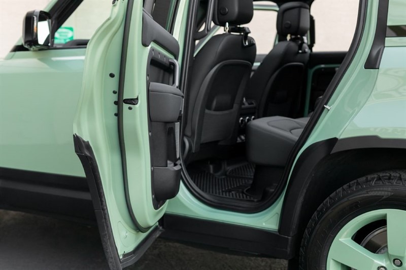 2023-land-rover-defender-110-75-limited-edition-for-sale-50