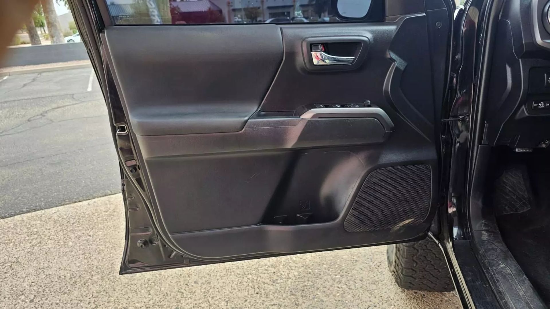 2023-toyota-tacoma-trd-sport-for-sale-40
