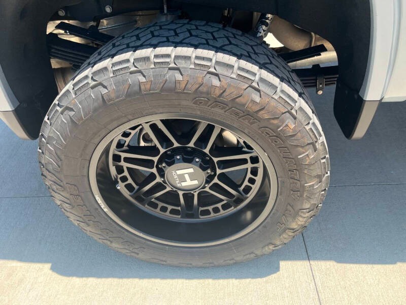 2024-chevrolet-silverado-3500hd-lt-4x4-4dr-crew-cab-lb-srw (12)