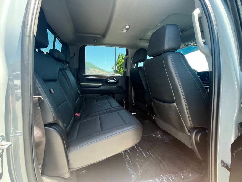 2024-chevrolet-silverado-3500hd-lt-4x4-4dr-crew-cab-lb-srw (19)