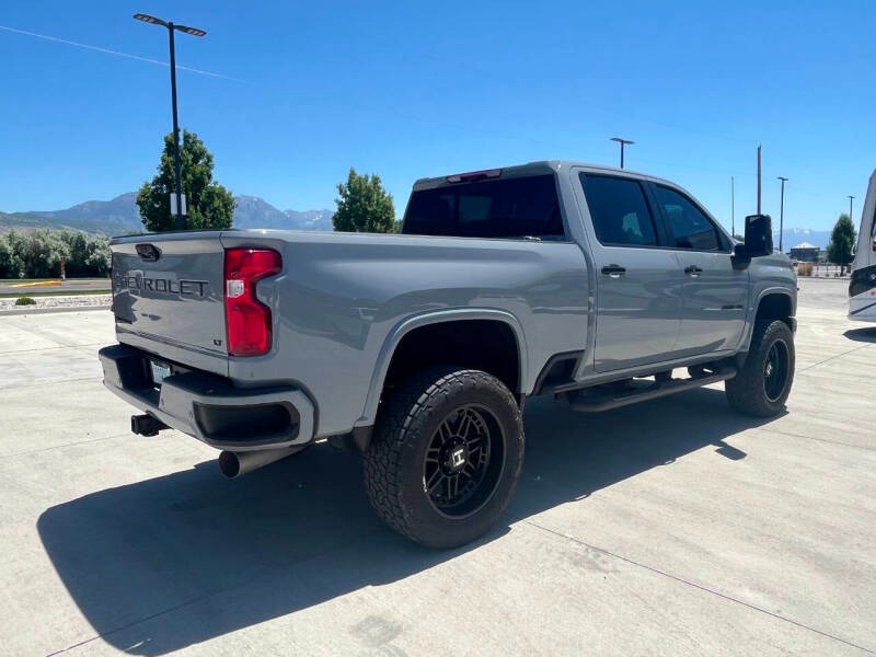 2024-chevrolet-silverado-3500hd-lt-4x4-4dr-crew-cab-lb-srw (2)