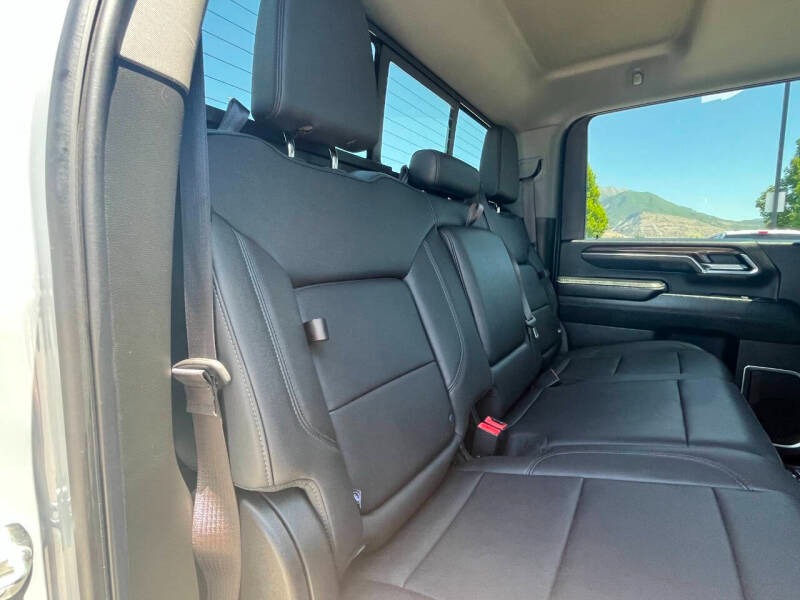 2024-chevrolet-silverado-3500hd-lt-4x4-4dr-crew-cab-lb-srw (20)