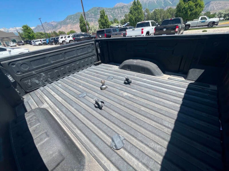 2024-chevrolet-silverado-3500hd-lt-4x4-4dr-crew-cab-lb-srw (23)