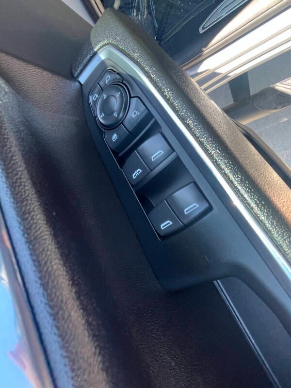 2024-chevrolet-silverado-3500hd-lt-4x4-4dr-crew-cab-lb-srw (28)