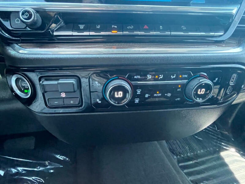 2024-chevrolet-silverado-3500hd-lt-4x4-4dr-crew-cab-lb-srw (32)