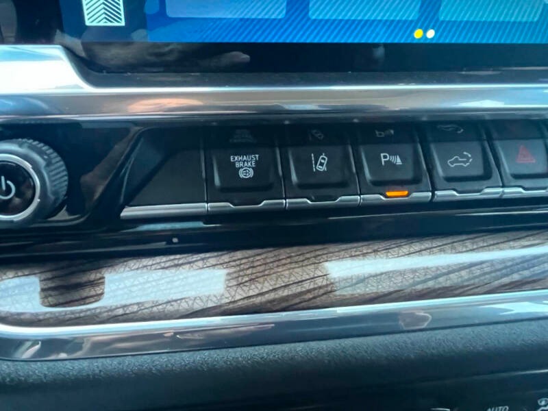 2024-chevrolet-silverado-3500hd-lt-4x4-4dr-crew-cab-lb-srw (33)