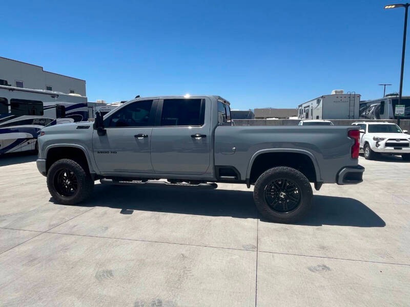 2024-chevrolet-silverado-3500hd-lt-4x4-4dr-crew-cab-lb-srw (5)