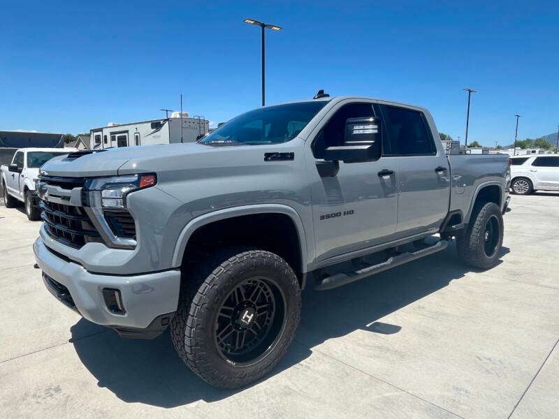 2024-chevrolet-silverado-3500hd-lt-4x4-4dr-crew-cab-lb-srw (6)