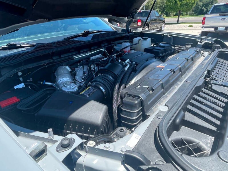 2024-chevrolet-silverado-3500hd-lt-4x4-4dr-crew-cab-lb-srw (9)
