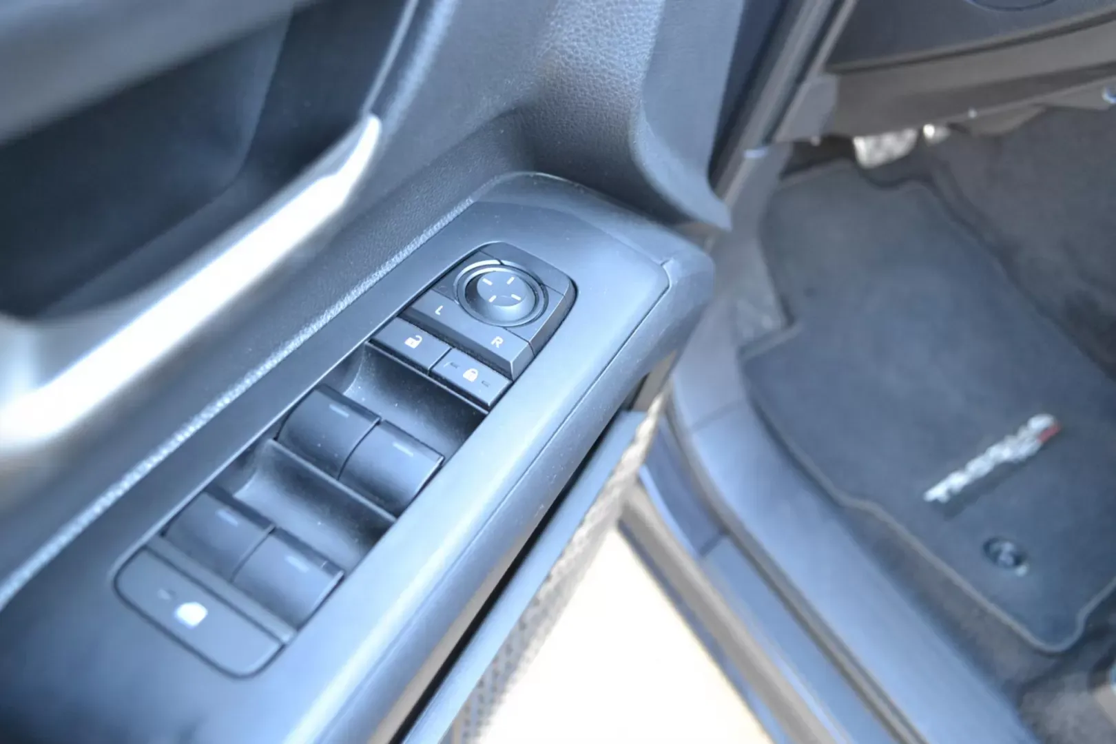 2024-toyota-tacoma-double-cab-4x4-for-sale-28