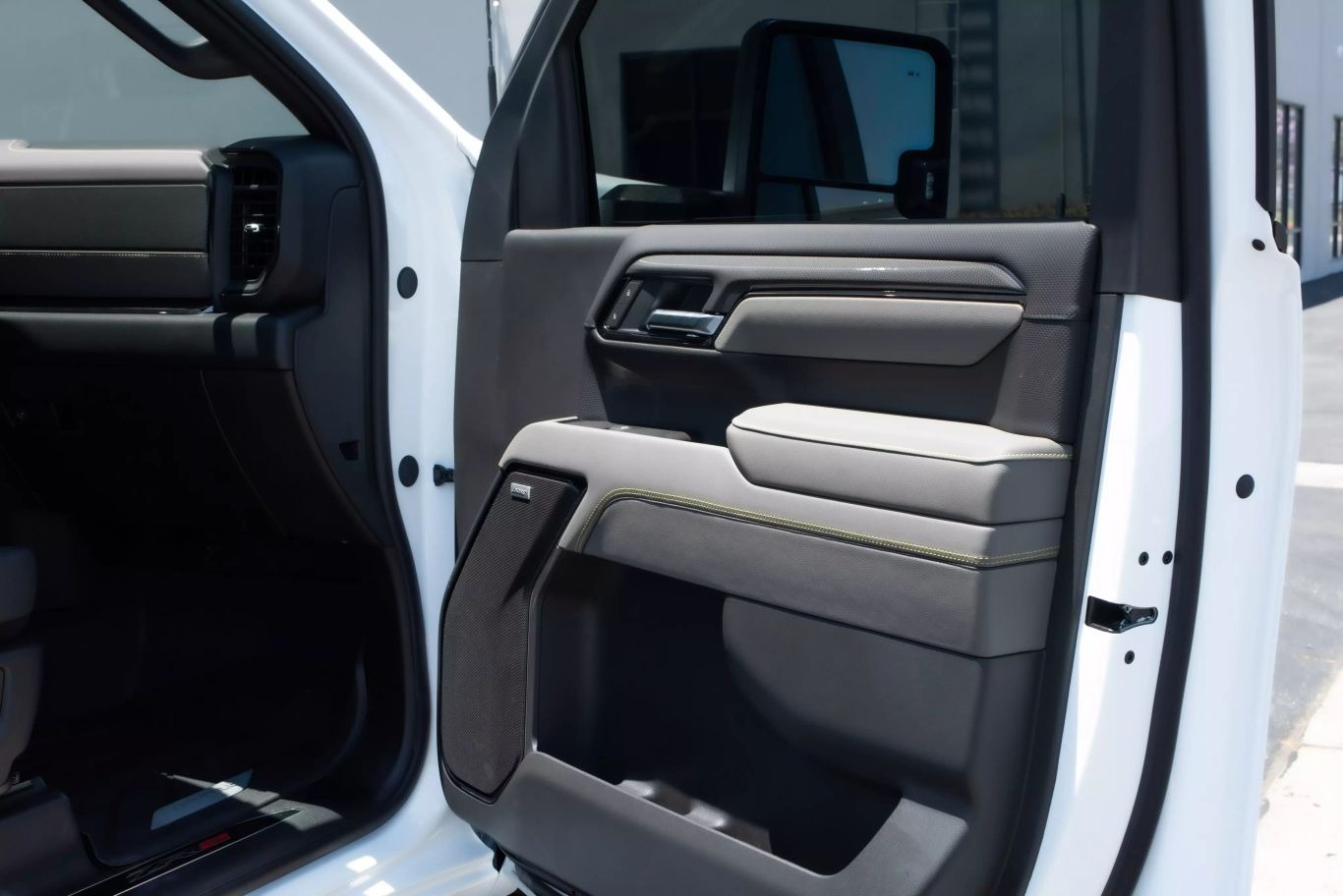 2025-chevrolet-silverado-2500-hd-crew-cab-zr2-for-sale-34