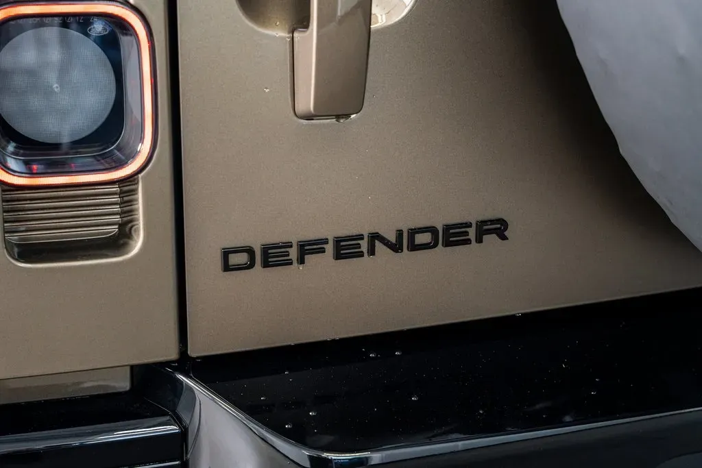 2025-land-rover-defender-110-x-for-sale-26