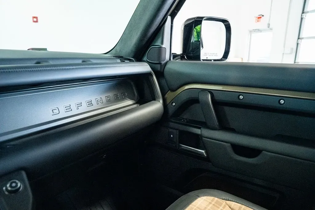 2025-land-rover-defender-110-x-for-sale-50