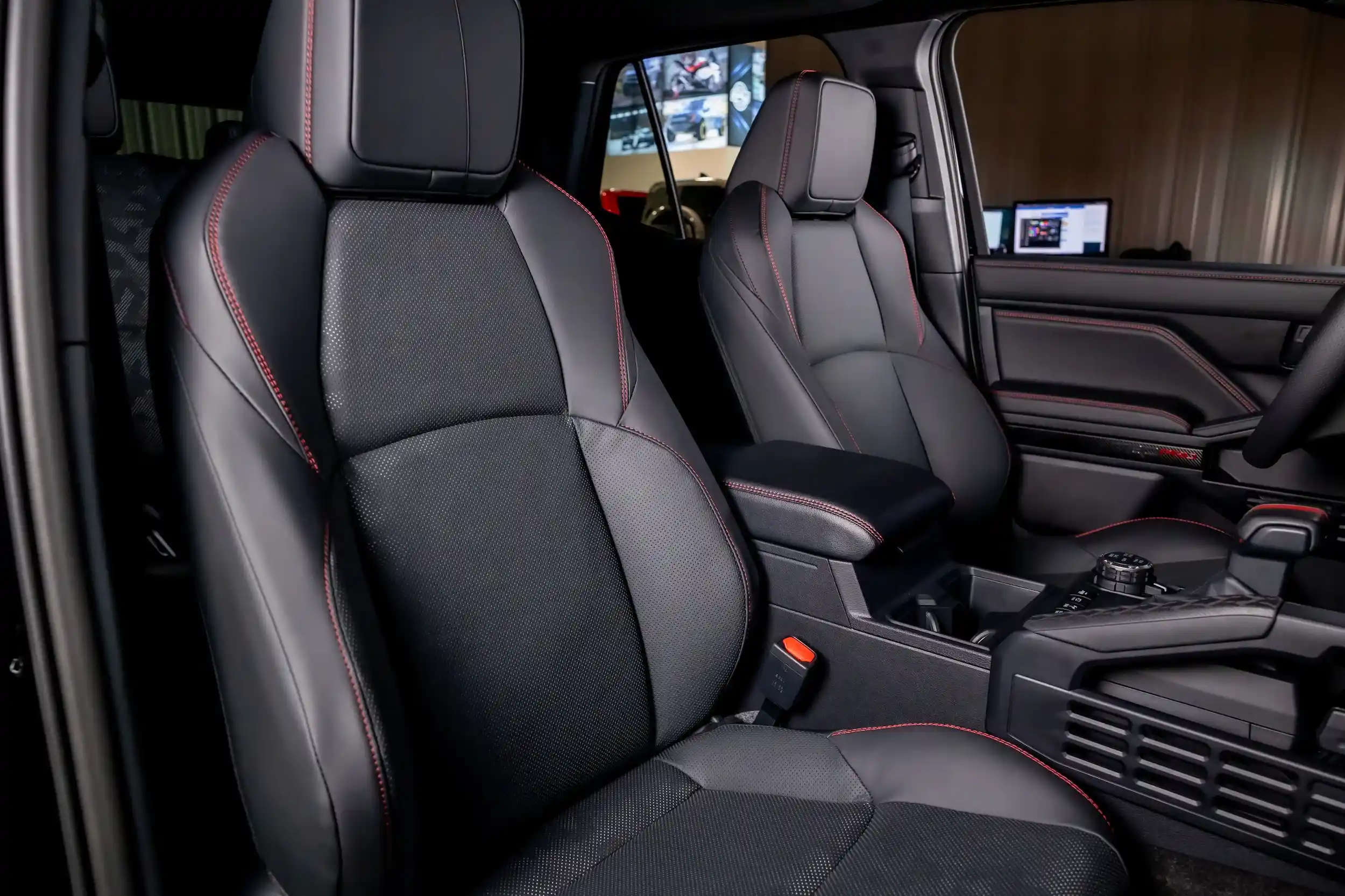 2025-toyota-4runner-hybrid-trd-pro-27