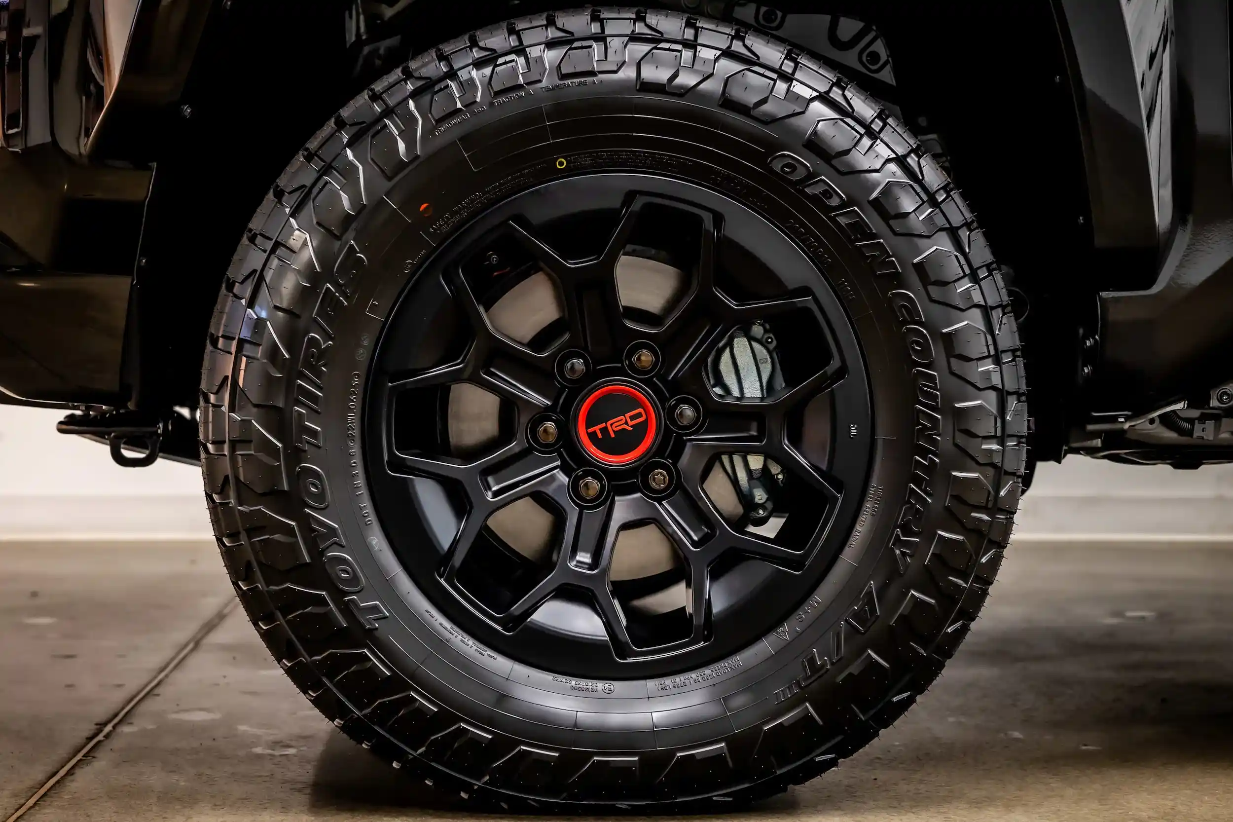 2025-toyota-4runner-hybrid-trd-pro-36