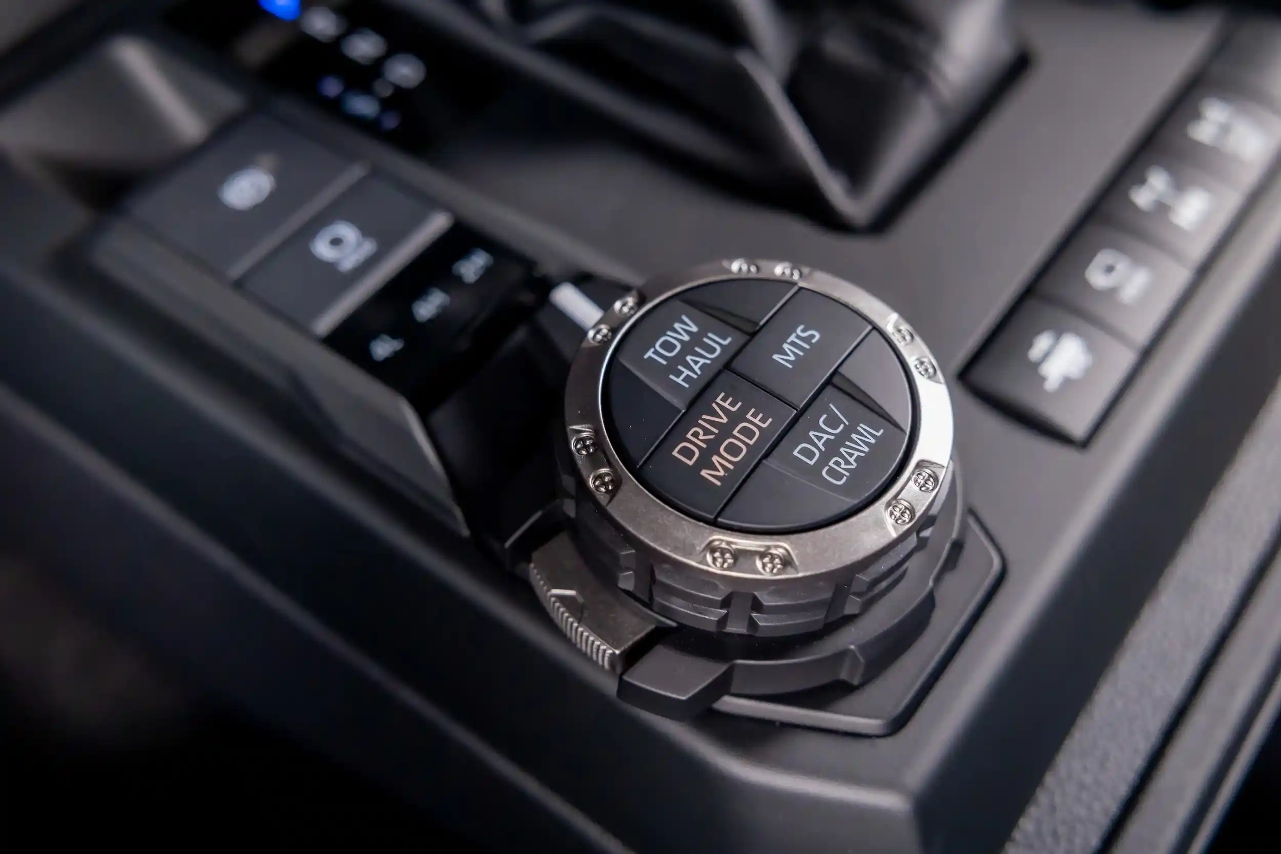 2025-toyota-4runner-hybrid-trd-pro-56