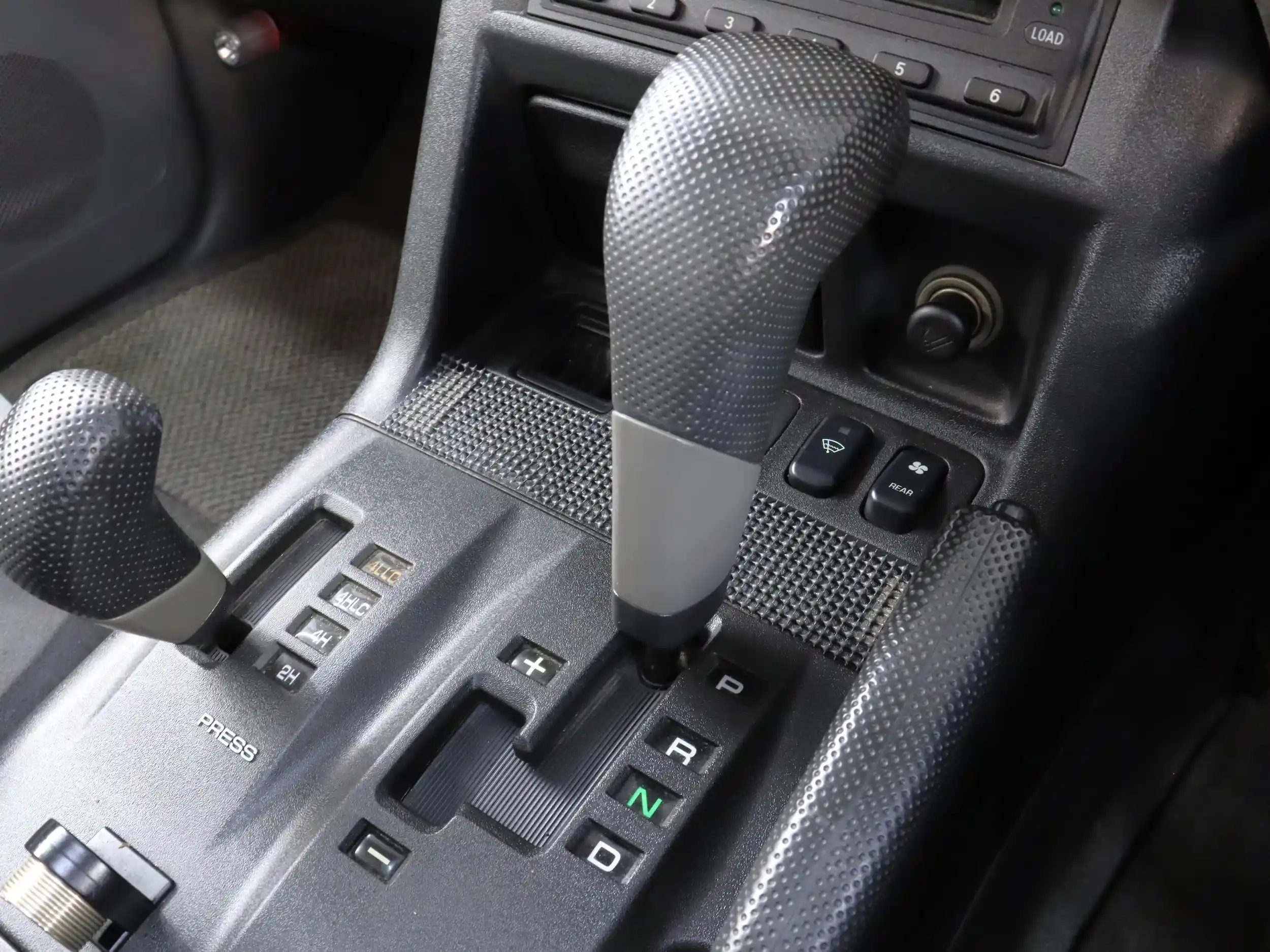 27k-mile-2000-mitsubishi-pajero-for-sale-11
