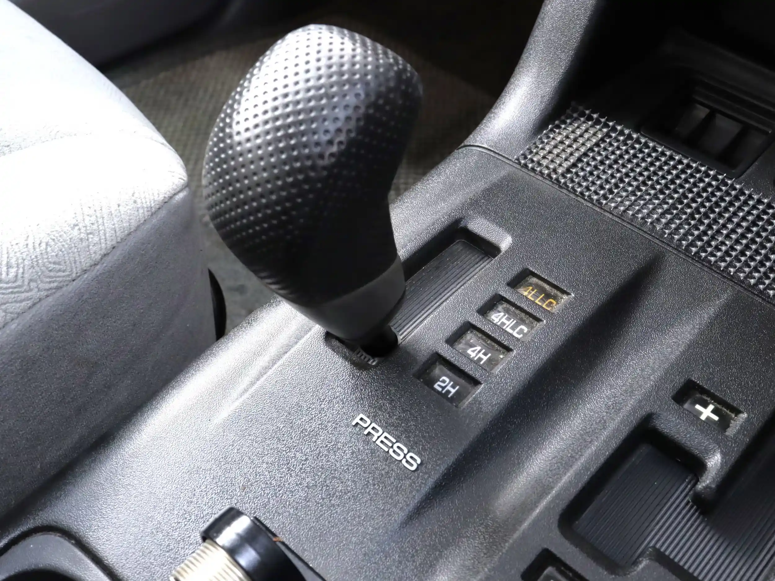 27k-mile-2000-mitsubishi-pajero-for-sale-12
