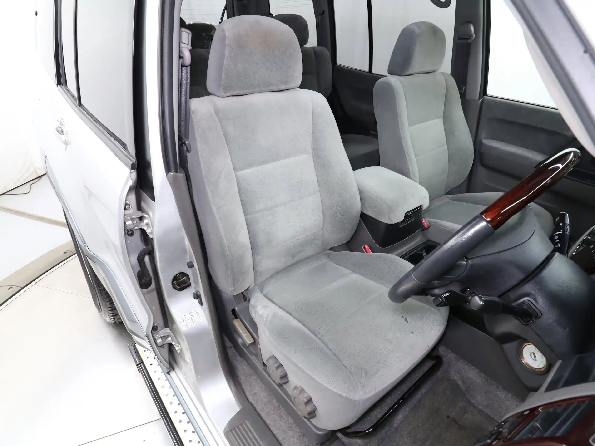 27k-mile-2000-mitsubishi-pajero-for-sale-17