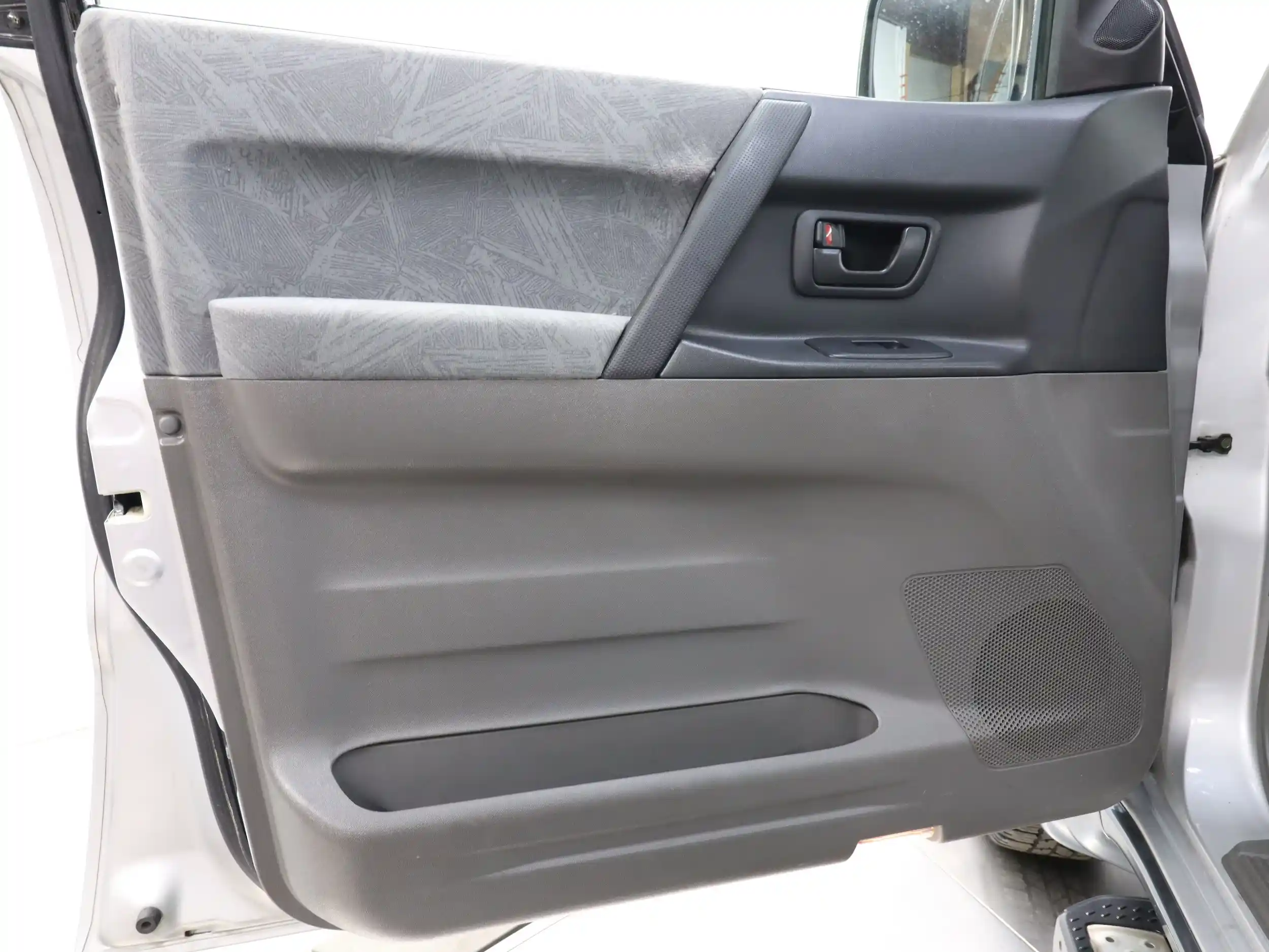 27k-mile-2000-mitsubishi-pajero-for-sale-23