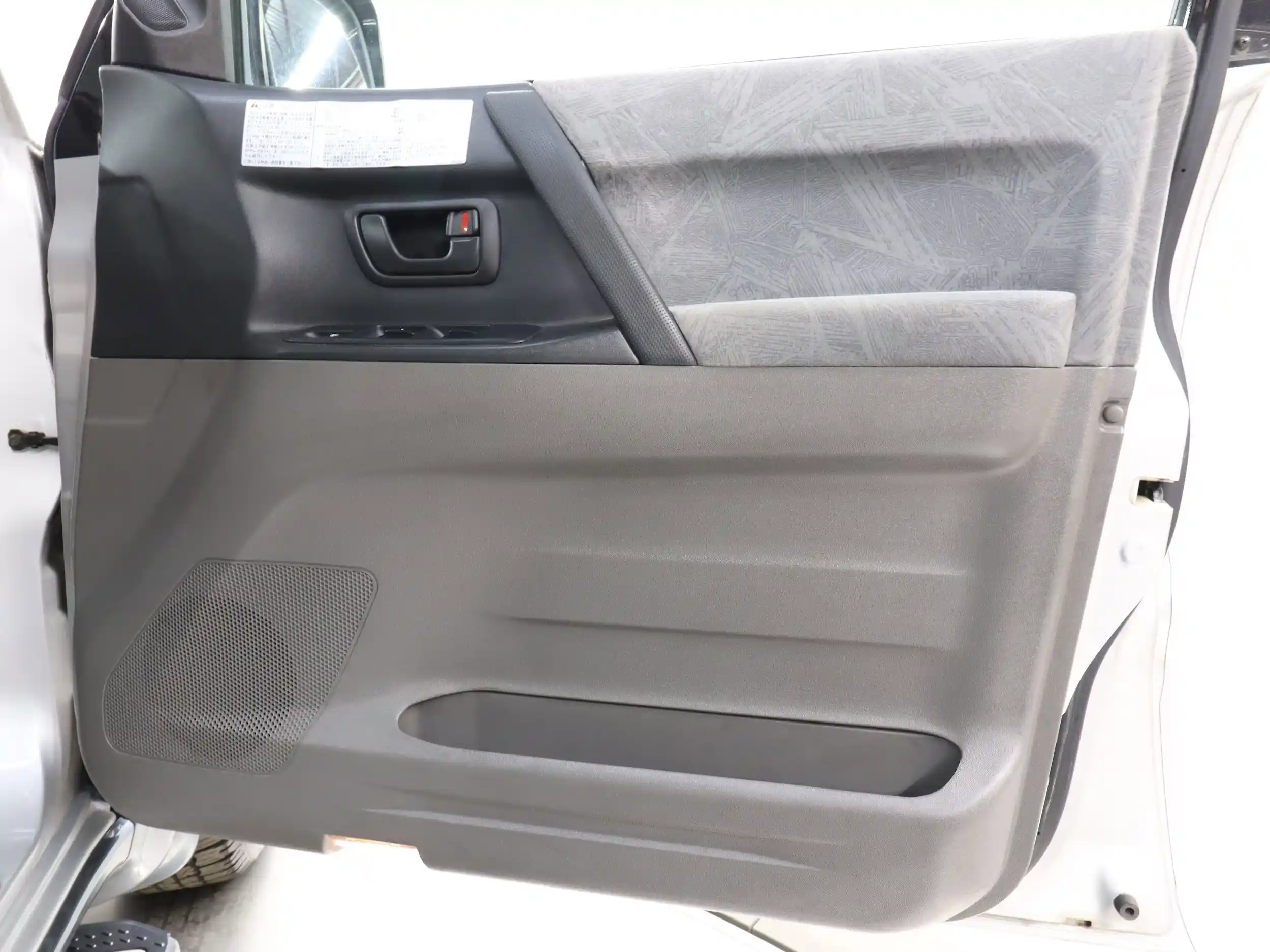 27k-mile-2000-mitsubishi-pajero-for-sale-24