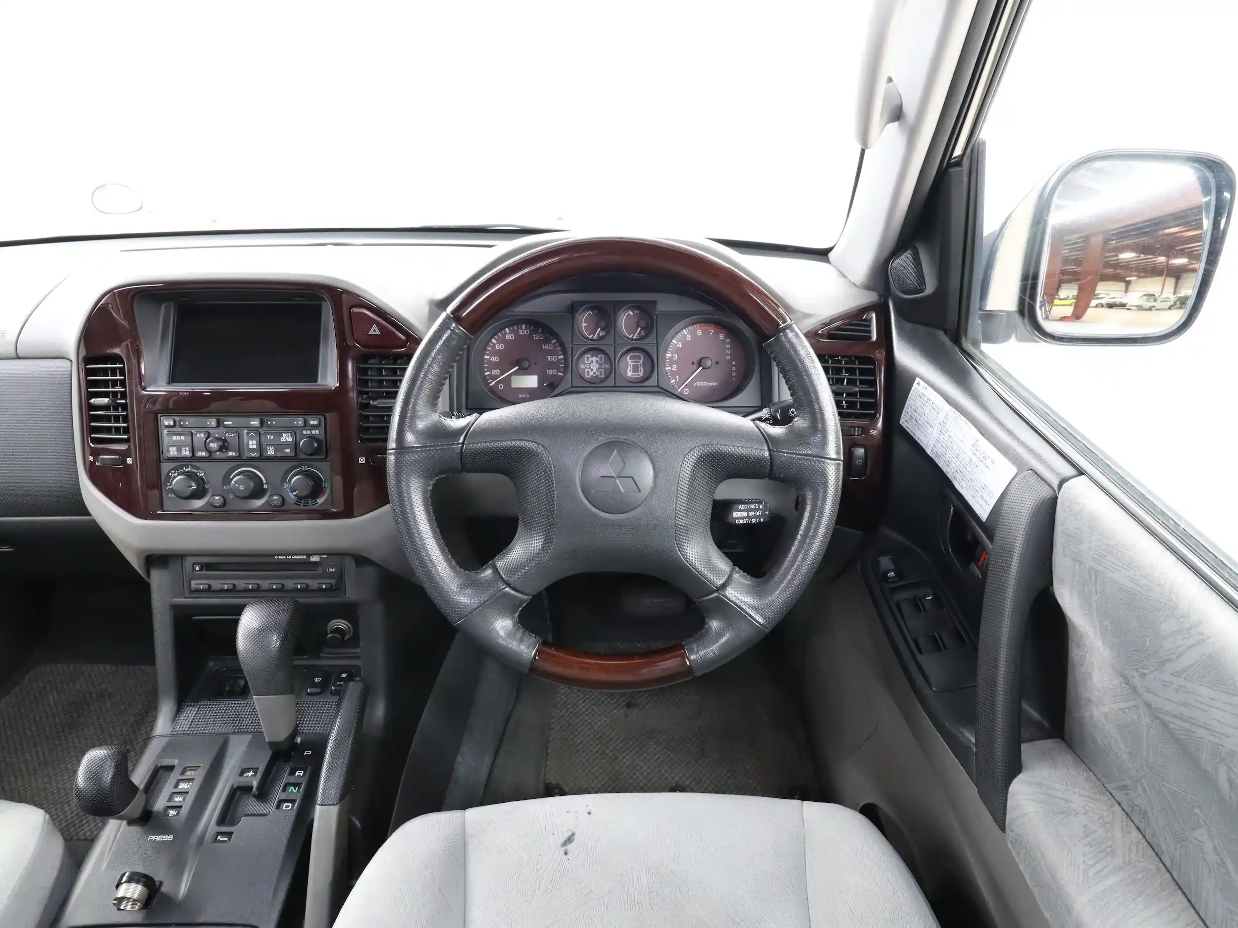 27k-mile-2000-mitsubishi-pajero-for-sale-9
