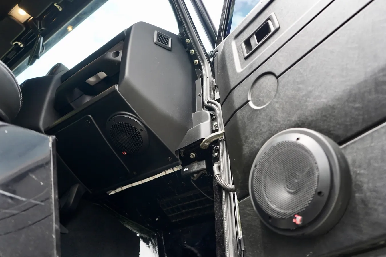 Osprey-land-rover-defender-90-for-sale-31