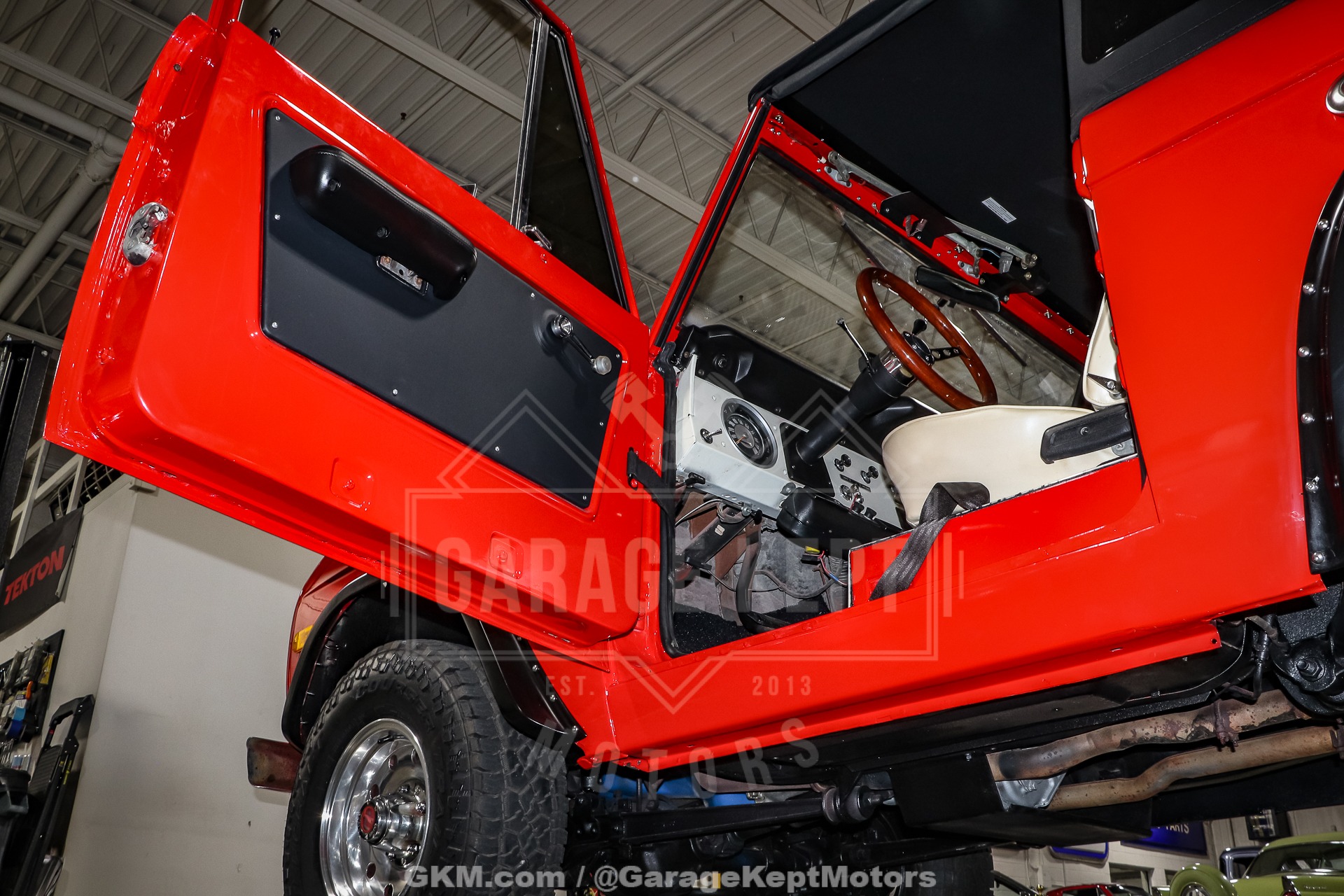 Used-1976-Ford-Bronco-1750962527 (37)