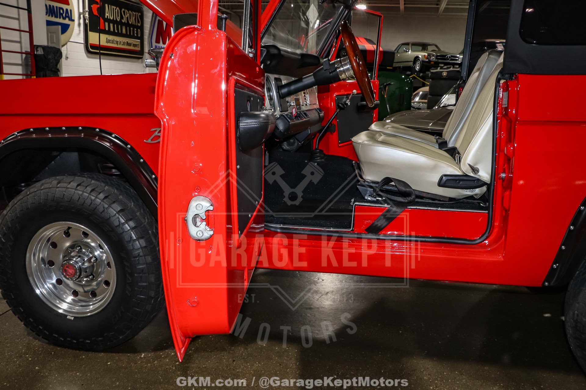 Used-1976-Ford-Bronco-1750962527 (38)