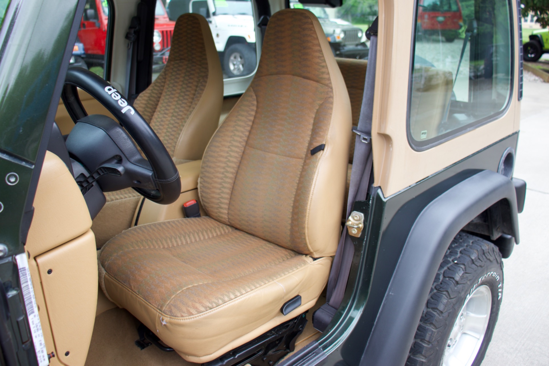 Used-1998-Jeep-Wrangler-Sport (14)