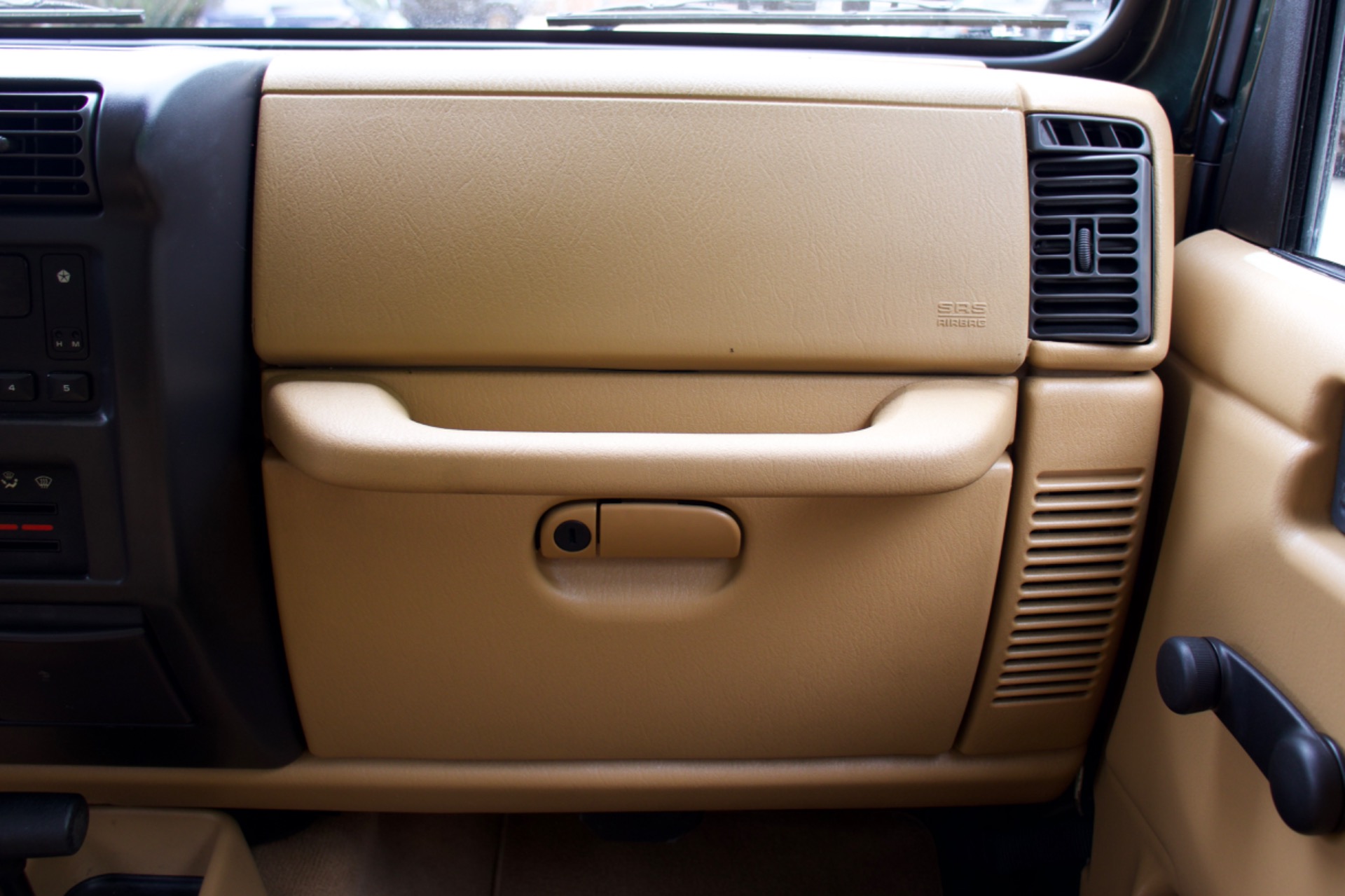 Used-1998-Jeep-Wrangler-Sport (20)