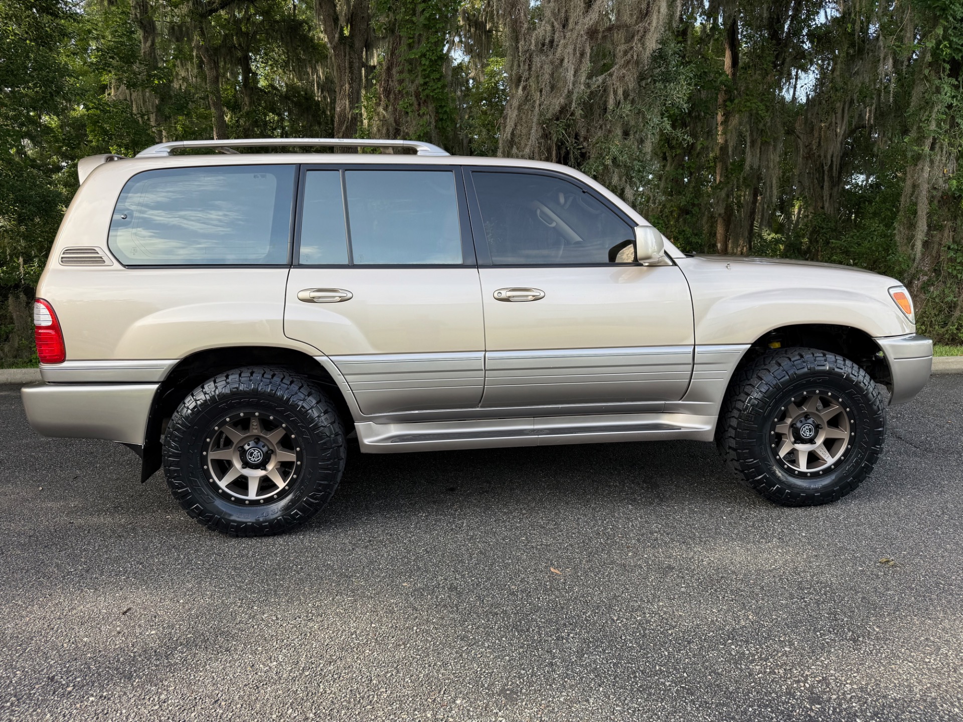 Used-1999-Lexus-LX-470-SOUTHERN-SUPER-CEAN-FRESH-BUILD-1749232677